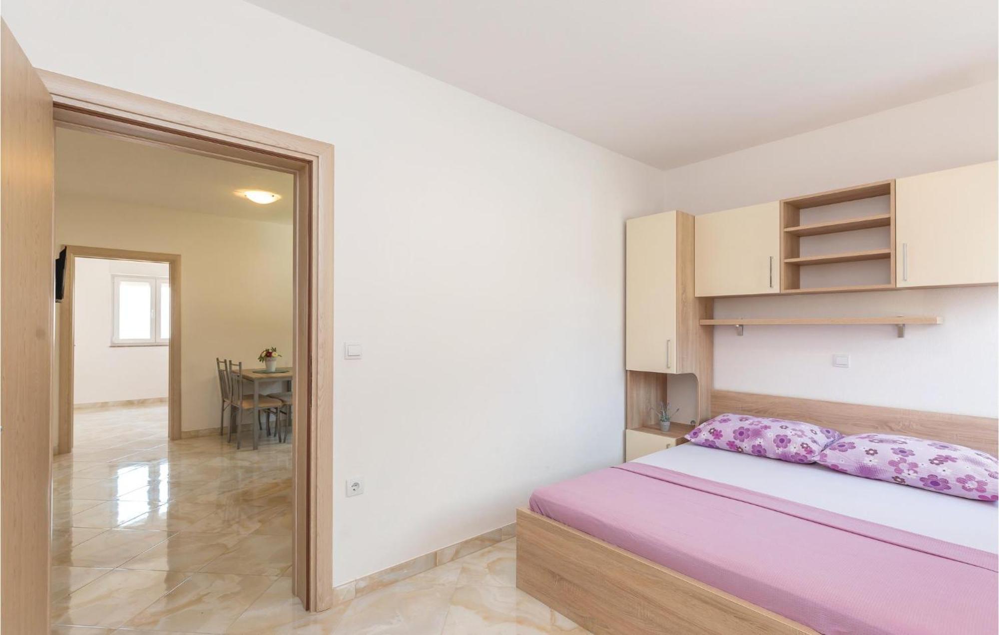Awesome Apartment In Krvavica With Kitchen 外观 照片