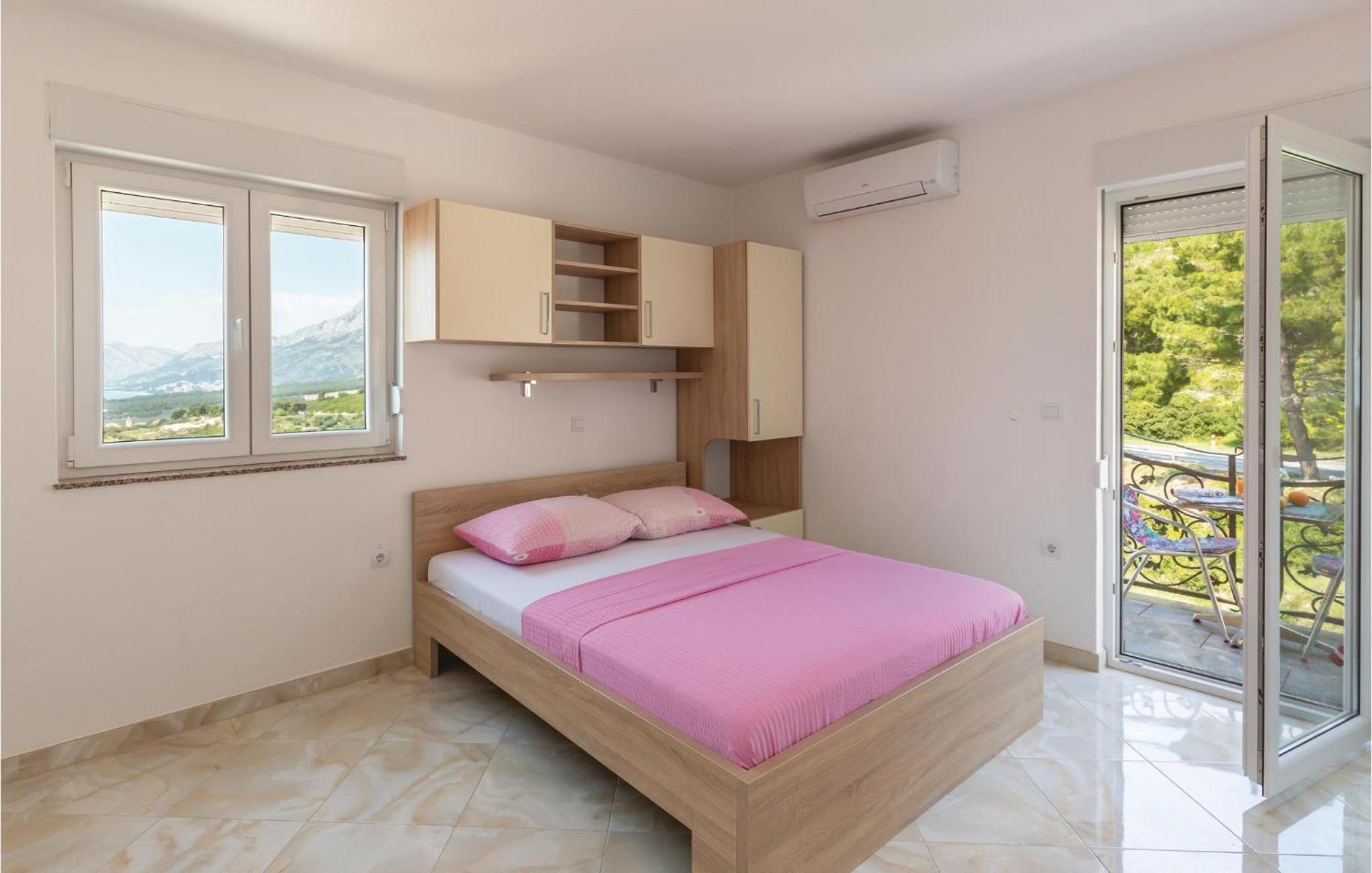 Awesome Apartment In Krvavica With Kitchen 外观 照片