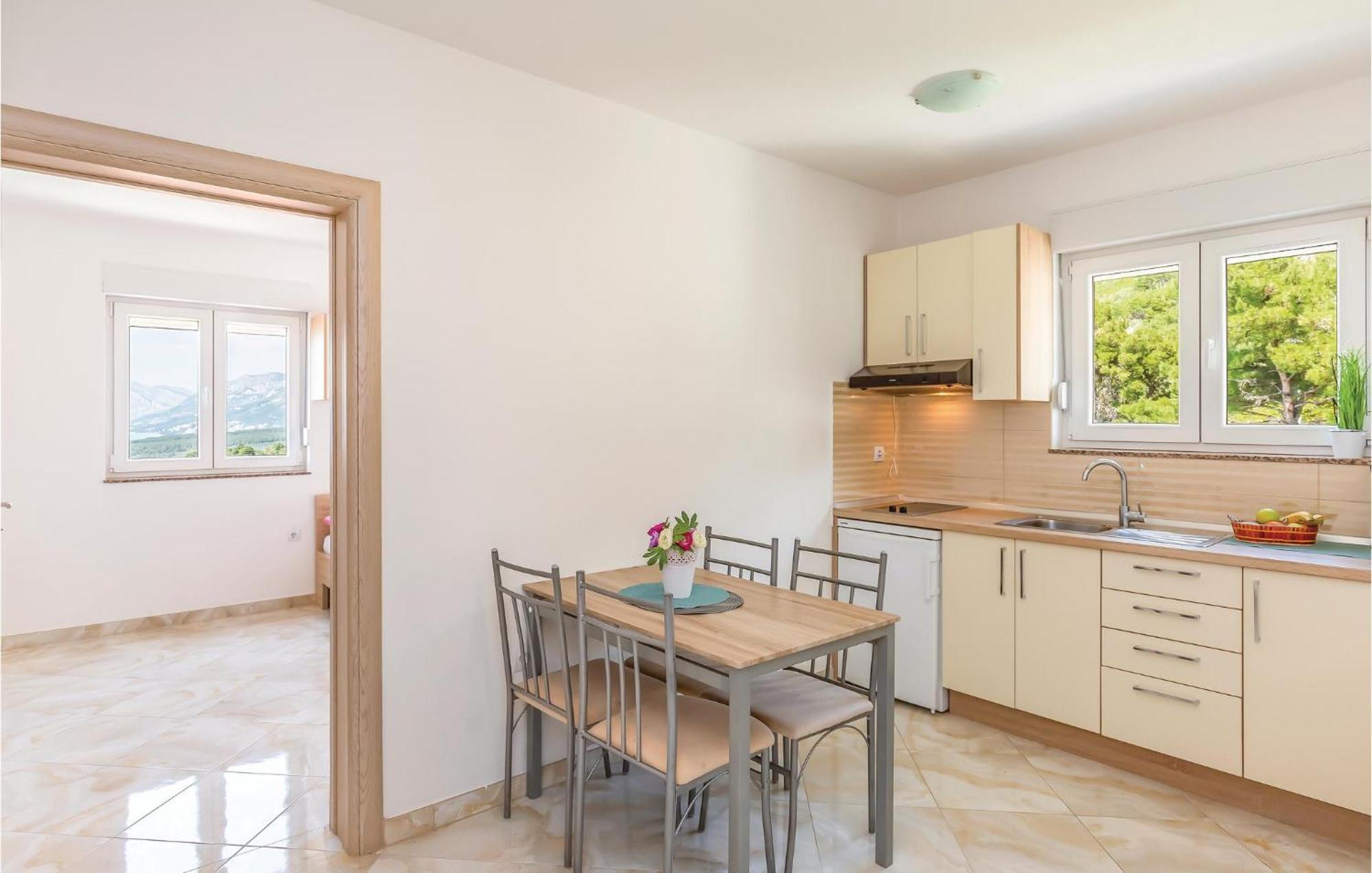 Awesome Apartment In Krvavica With Kitchen 外观 照片